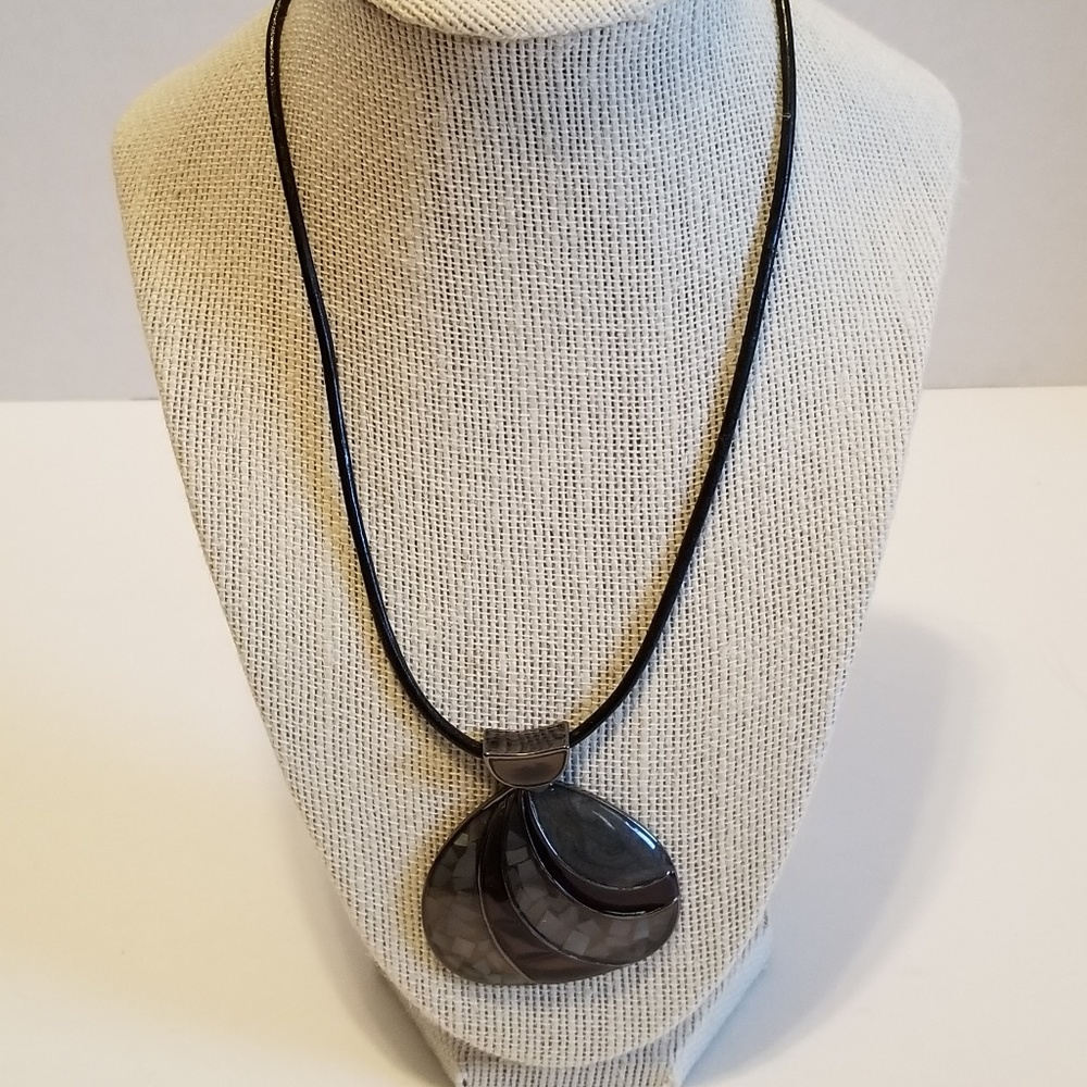 Lia Sophia Earthtones Pendant Necklace 15"